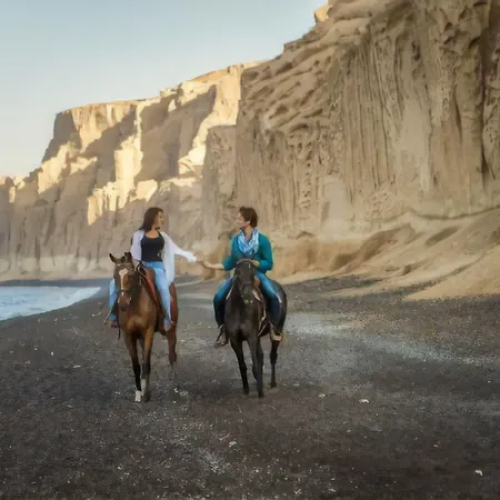 Santoimage House אויה