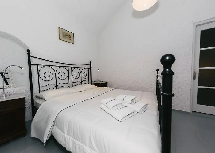 Santoimage House Ия